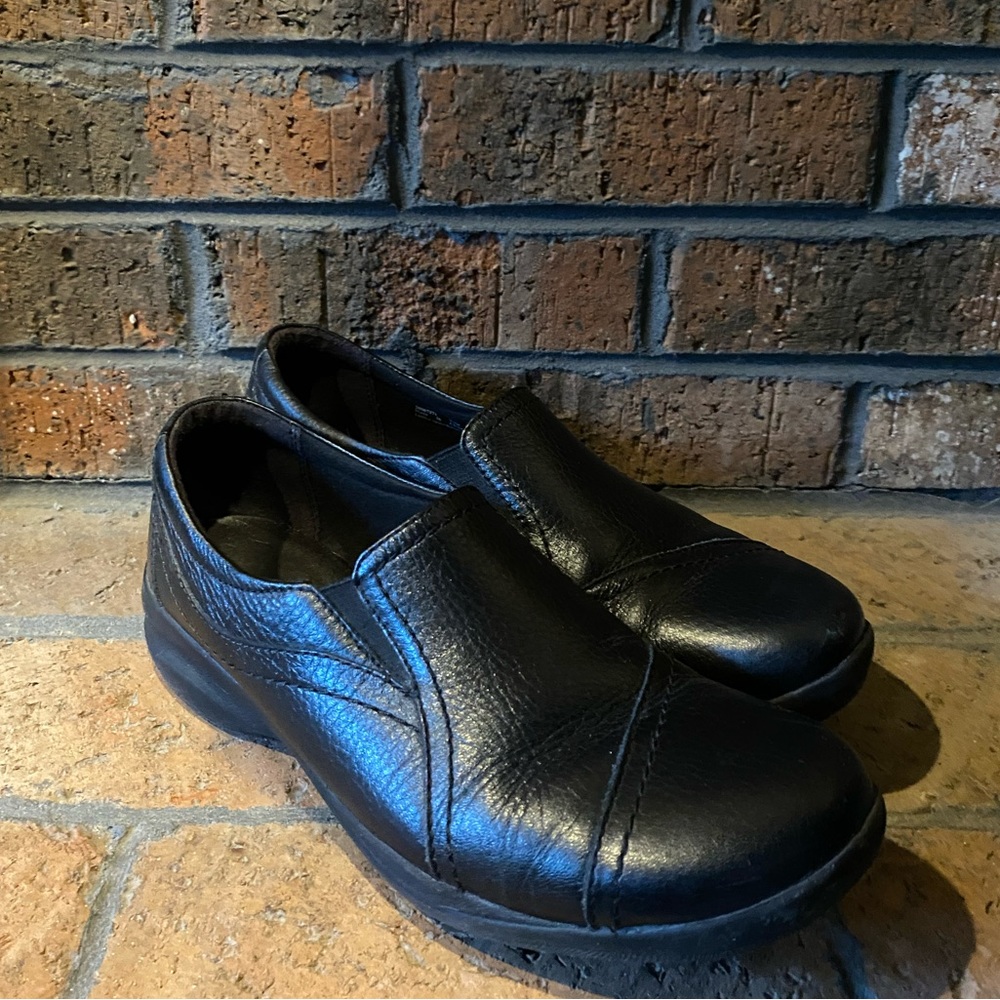 CLARKS WALKING SHOE